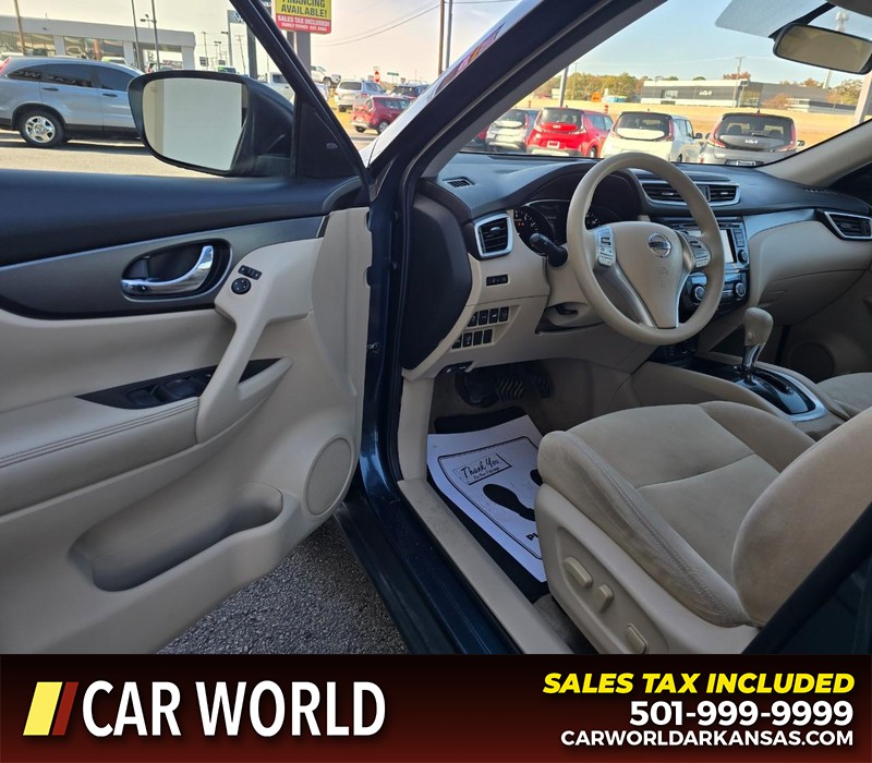 Nissan Rogue Vehicle Full-screen Gallery Image 7