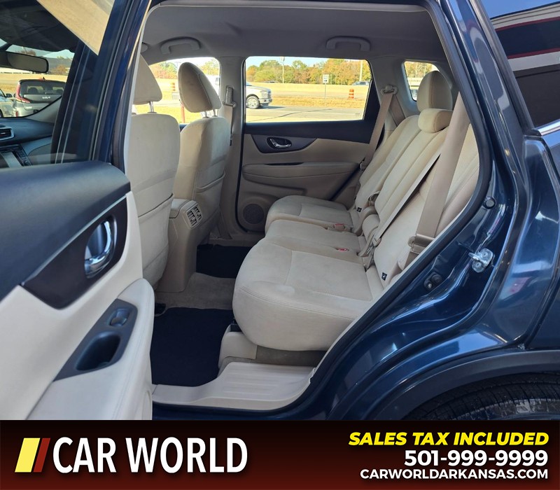 Nissan Rogue Vehicle Full-screen Gallery Image 10