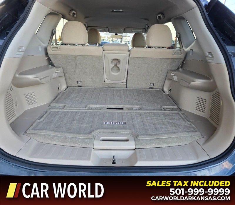 Nissan Rogue Vehicle Full-screen Gallery Image 13