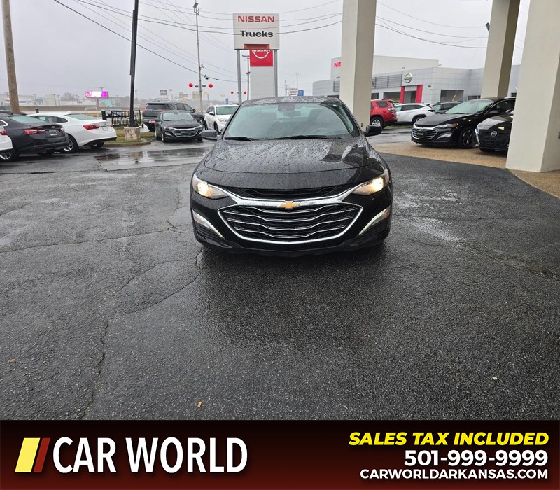 Chevrolet Malibu Vehicle Full-screen Gallery Image 2