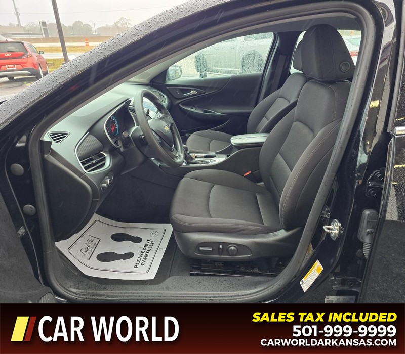 Chevrolet Malibu Vehicle Full-screen Gallery Image 8