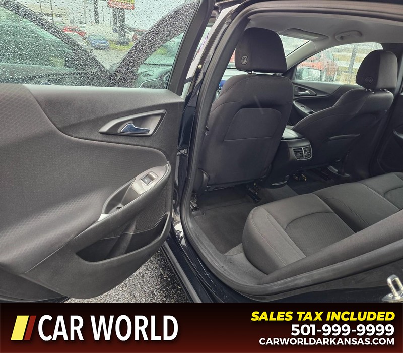 Chevrolet Malibu Vehicle Full-screen Gallery Image 9