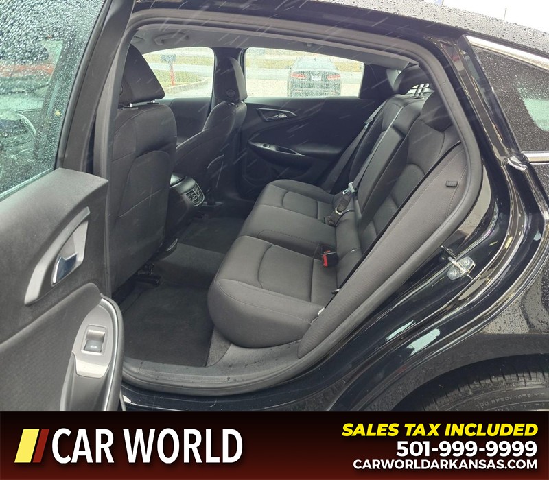 Chevrolet Malibu Vehicle Full-screen Gallery Image 10