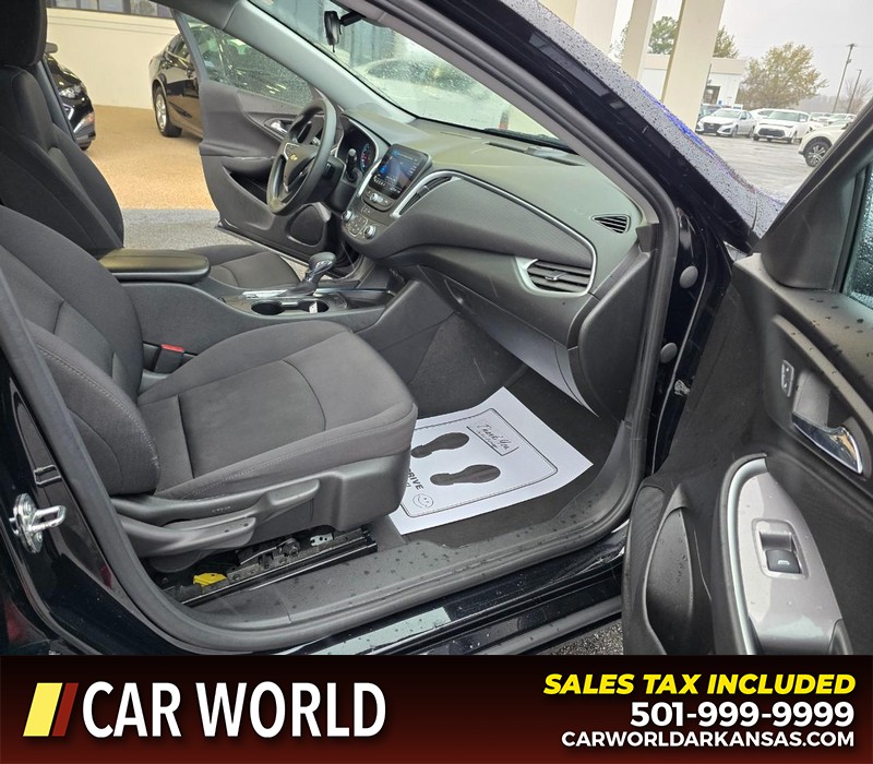 Chevrolet Malibu Vehicle Full-screen Gallery Image 11