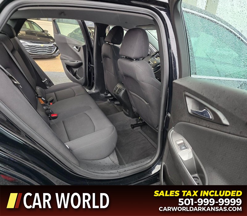 Chevrolet Malibu Vehicle Full-screen Gallery Image 12