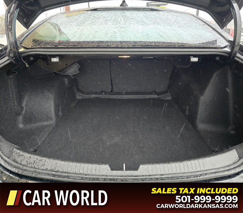 Chevrolet Malibu Vehicle Full-screen Gallery Image 13