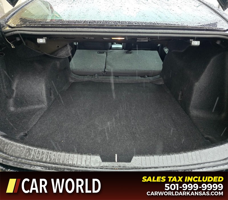 Chevrolet Malibu Vehicle Full-screen Gallery Image 14