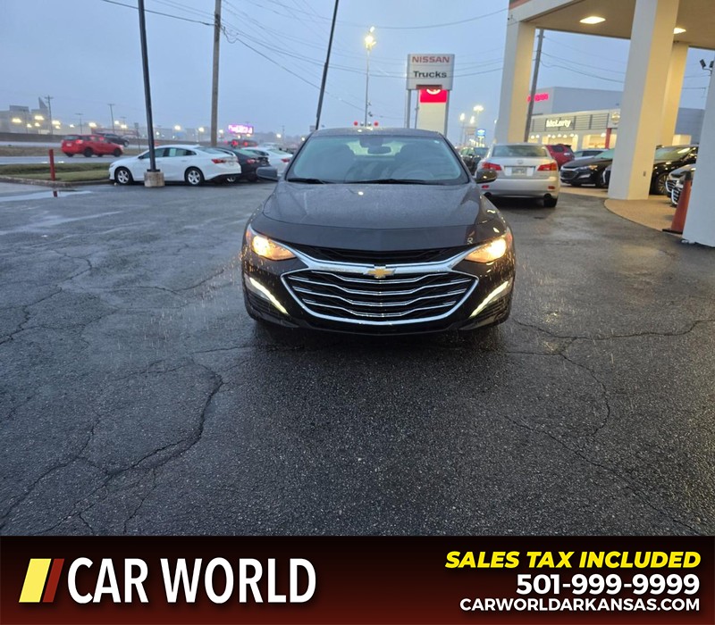 Chevrolet Malibu Vehicle Full-screen Gallery Image 2