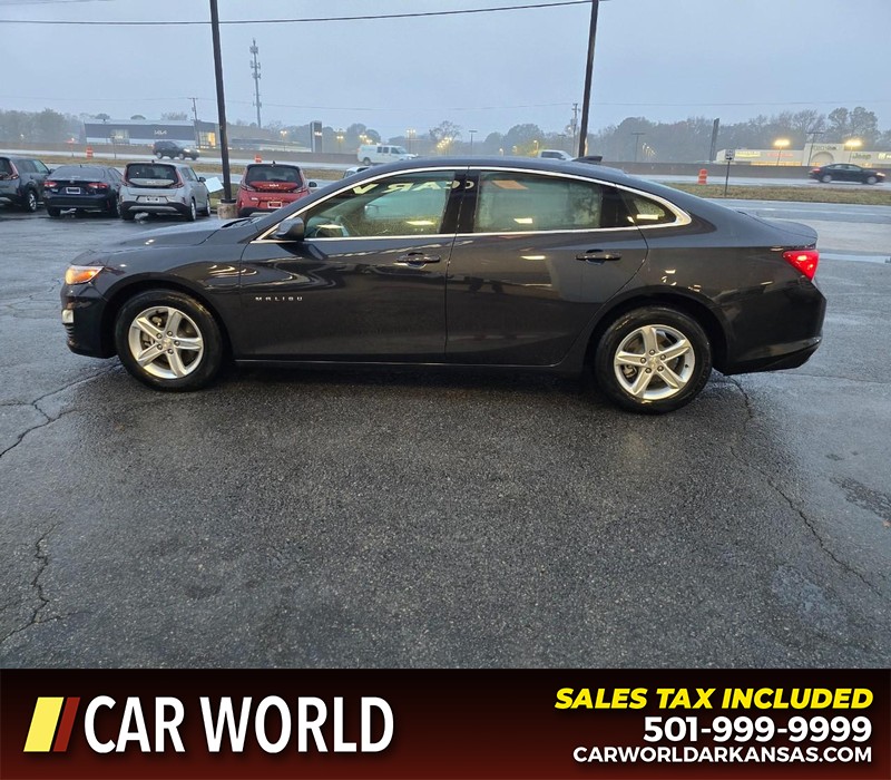 Chevrolet Malibu Vehicle Full-screen Gallery Image 4