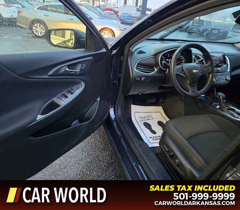 Chevrolet Malibu Vehicle Full-screen Gallery Image 7