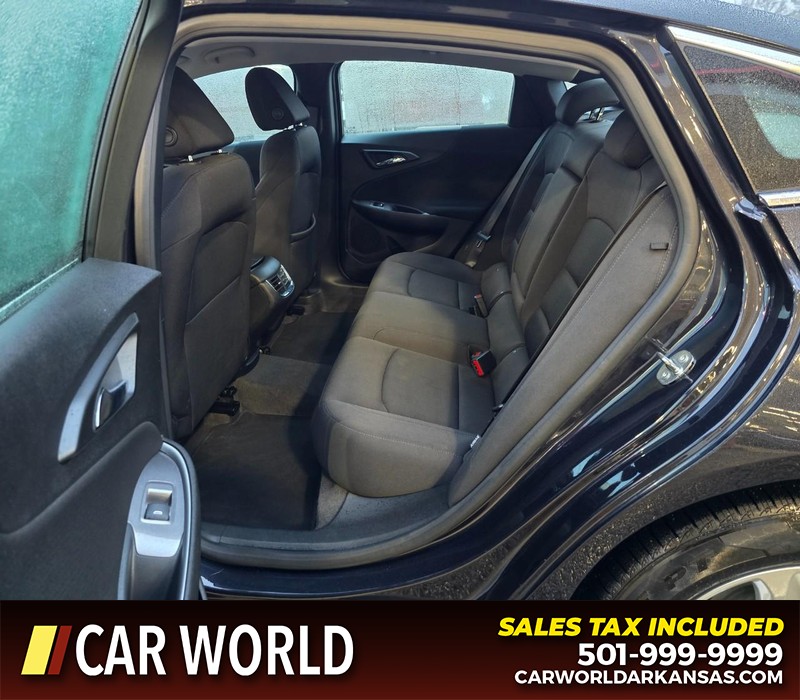 Chevrolet Malibu Vehicle Full-screen Gallery Image 10