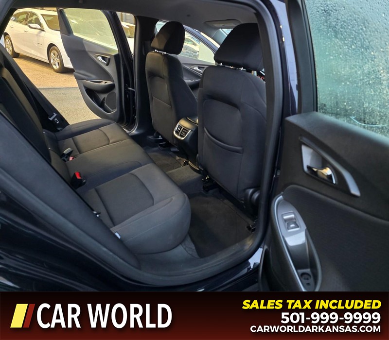 Chevrolet Malibu Vehicle Full-screen Gallery Image 12