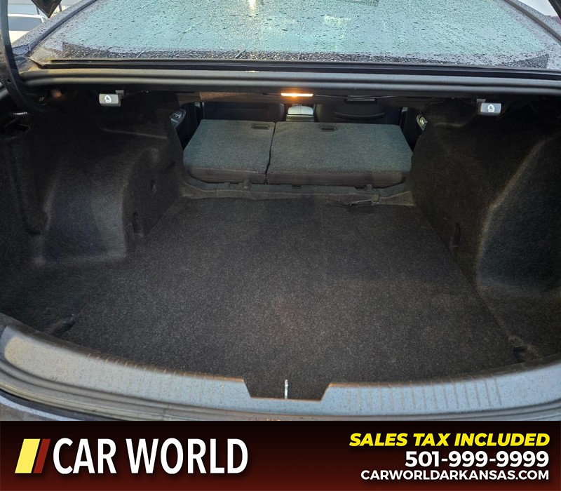 Chevrolet Malibu Vehicle Full-screen Gallery Image 14