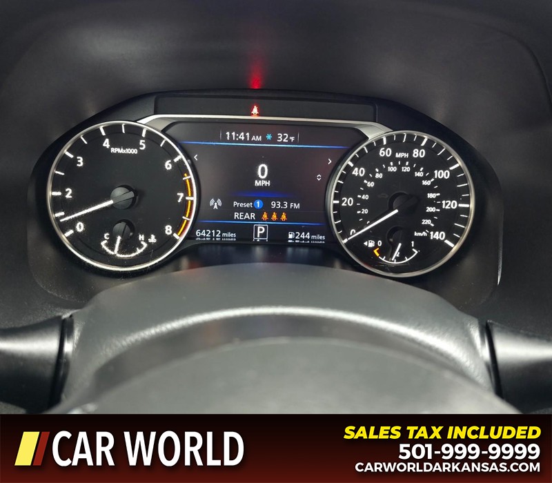 Nissan Altima Vehicle Full-screen Gallery Image 17