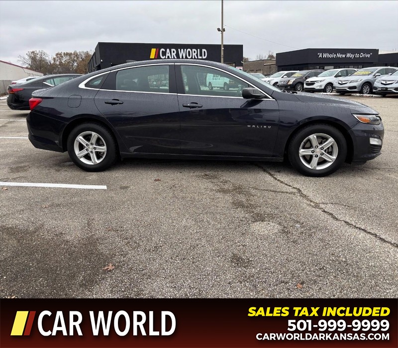 Chevrolet Malibu Vehicle Full-screen Gallery Image 2