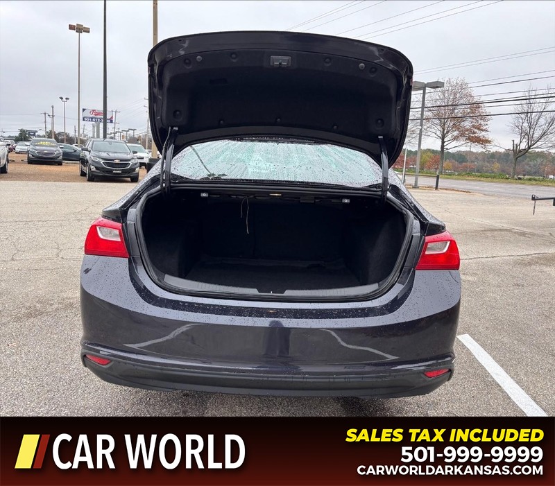 Chevrolet Malibu Vehicle Full-screen Gallery Image 5