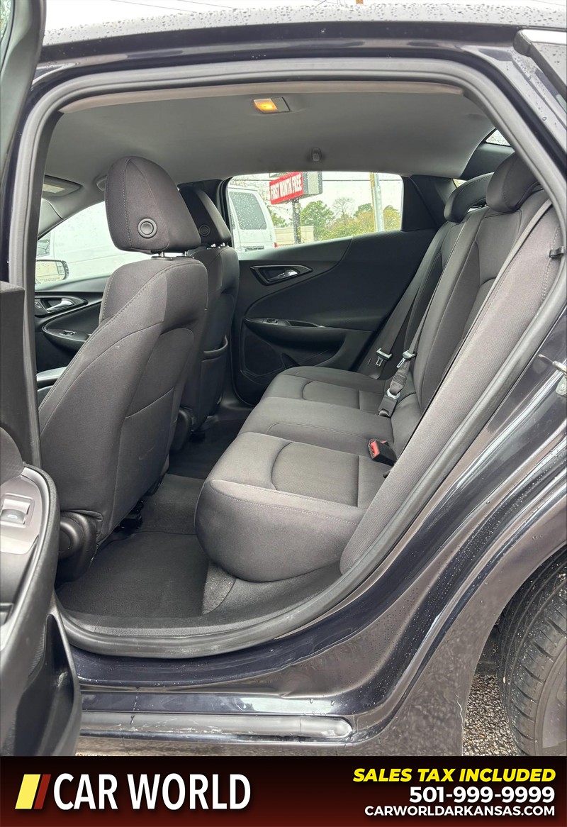 Chevrolet Malibu Vehicle Full-screen Gallery Image 14