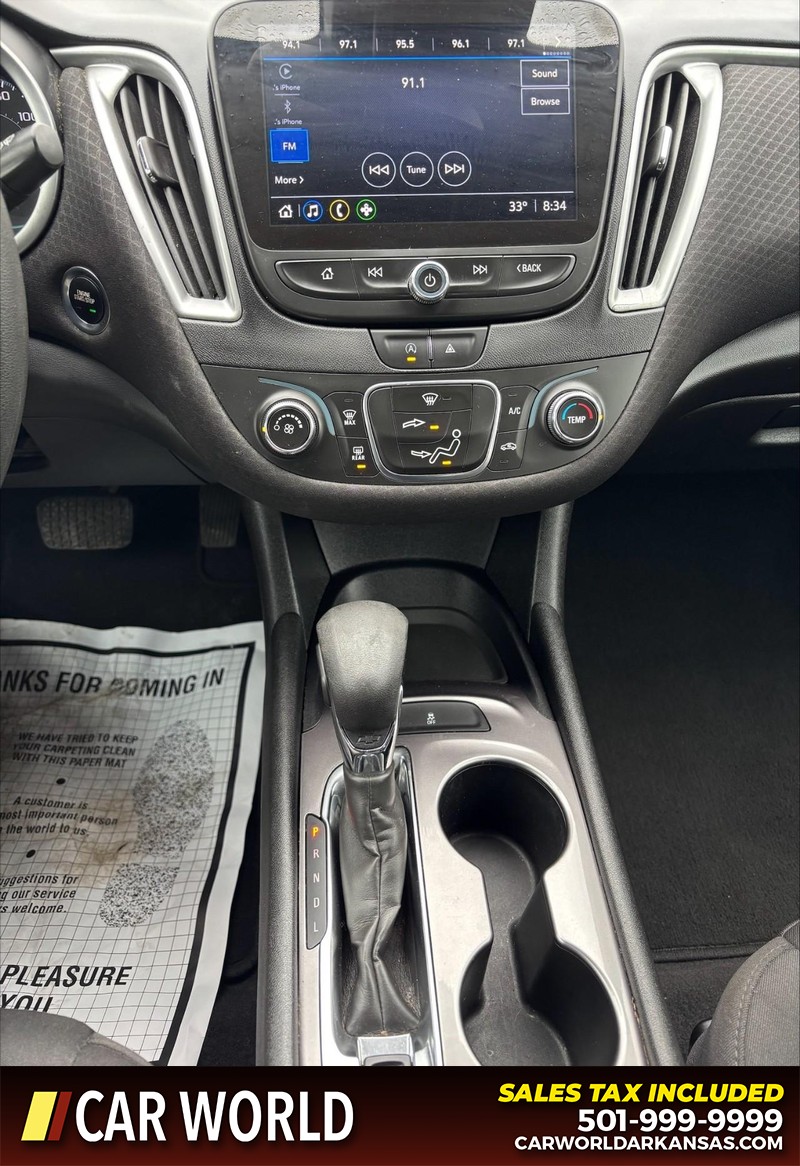 Chevrolet Malibu Vehicle Full-screen Gallery Image 16