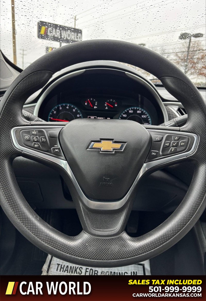 Chevrolet Malibu Vehicle Full-screen Gallery Image 18