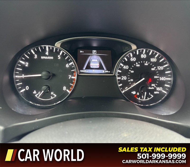 Nissan Altima Vehicle Full-screen Gallery Image 19