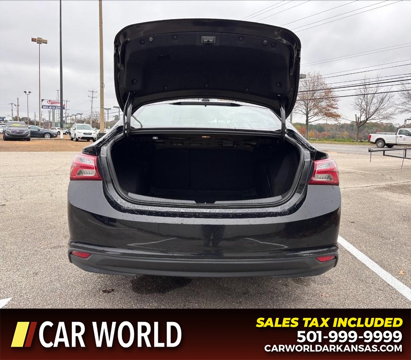 Chevrolet Malibu Vehicle Full-screen Gallery Image 5