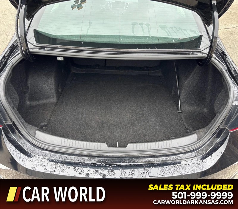 Chevrolet Malibu Vehicle Full-screen Gallery Image 6