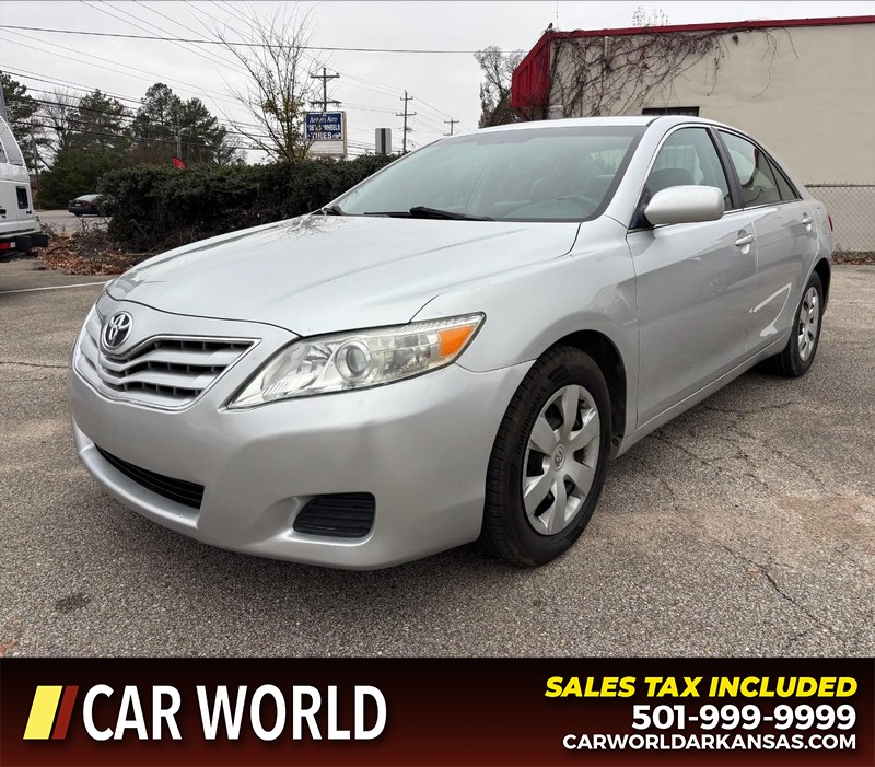 Toyota Camry Vehicle Full-screen Gallery Image 9