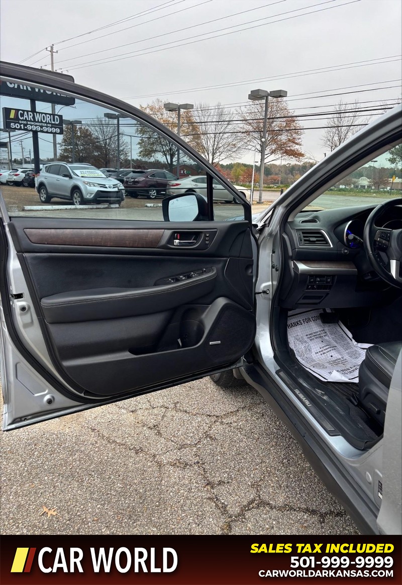 Subaru Outback Vehicle Full-screen Gallery Image 11