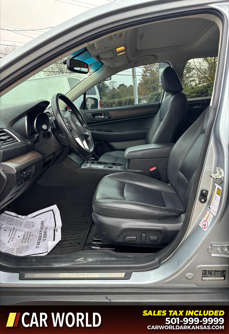 Subaru Outback Vehicle Full-screen Gallery Image 12