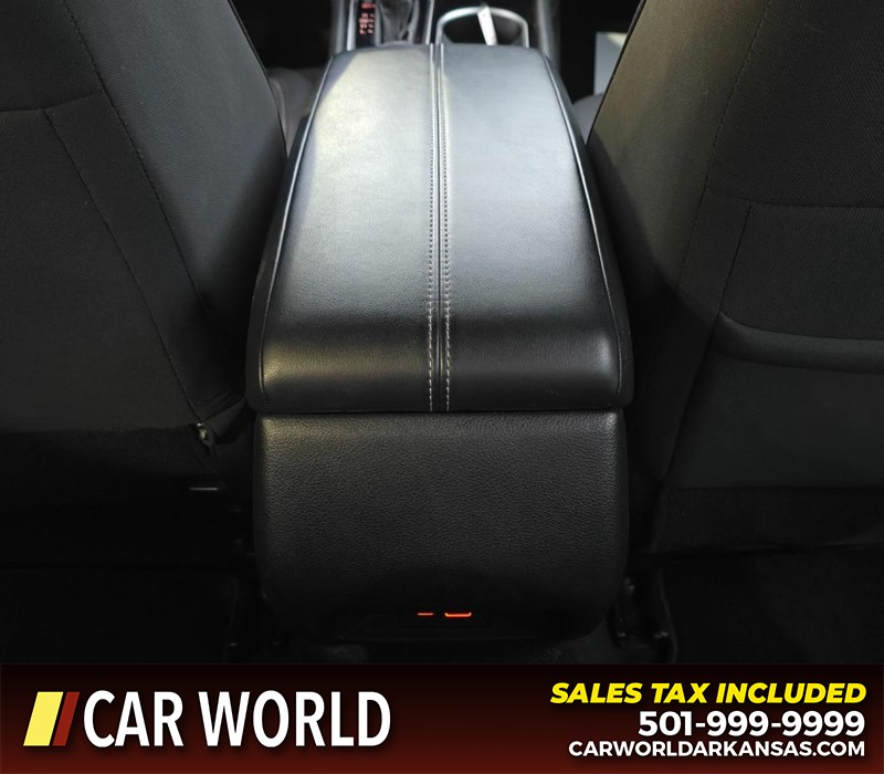 Nissan Altima Vehicle Full-screen Gallery Image 19