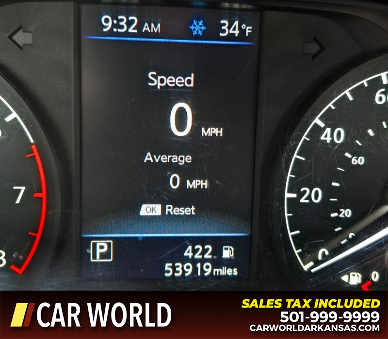 Nissan Altima Vehicle Full-screen Gallery Image 16