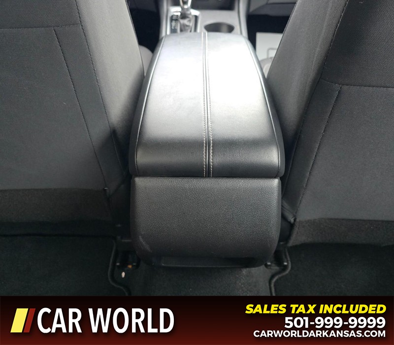 Nissan Altima Vehicle Full-screen Gallery Image 19