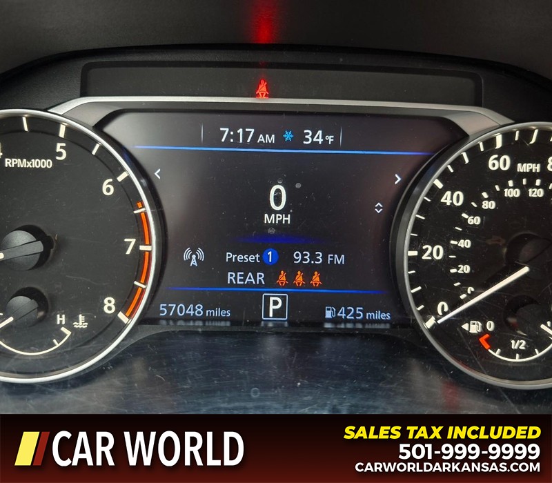 Nissan Altima Vehicle Full-screen Gallery Image 16