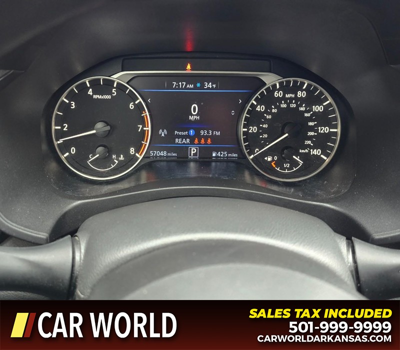 Nissan Altima Vehicle Full-screen Gallery Image 17