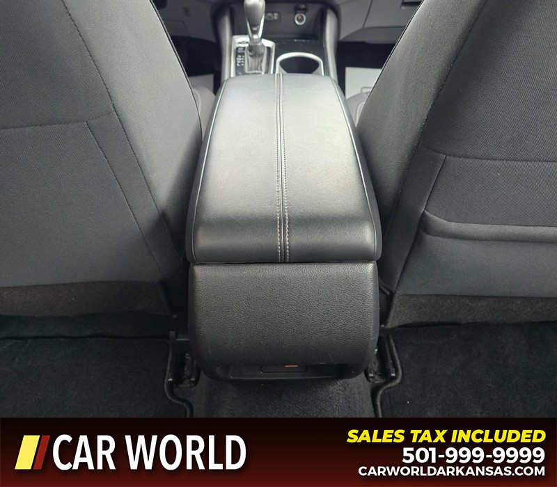 Nissan Altima Vehicle Full-screen Gallery Image 19