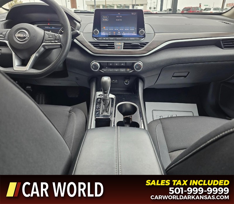 Nissan Altima Vehicle Full-screen Gallery Image 18