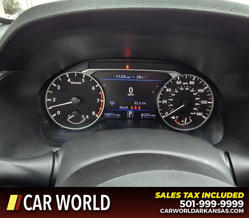 Nissan Altima Vehicle Full-screen Gallery Image 17