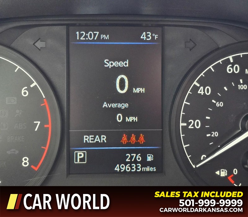 Nissan Altima Vehicle Full-screen Gallery Image 16