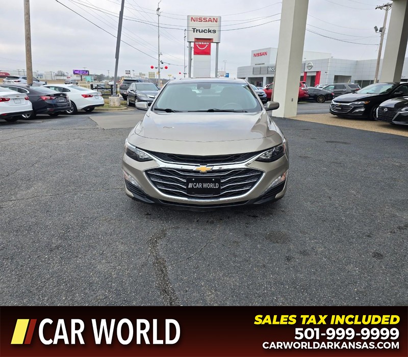 Chevrolet Malibu Vehicle Full-screen Gallery Image 2