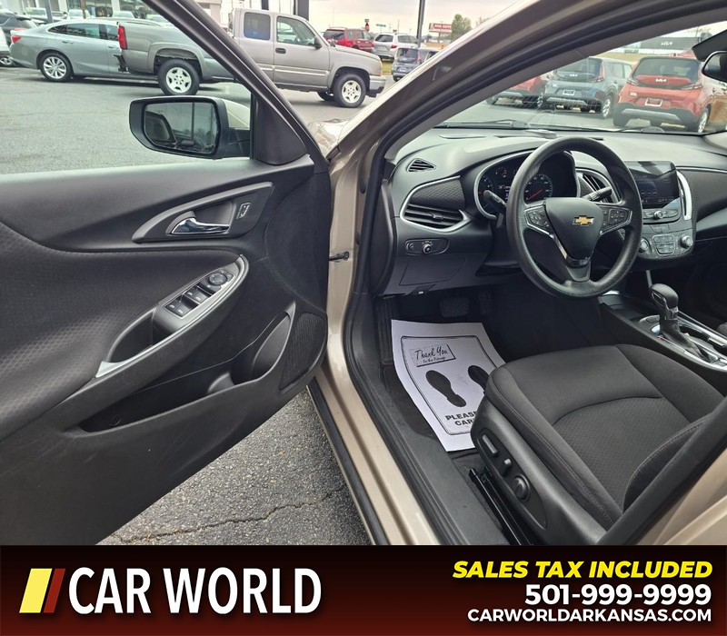 Chevrolet Malibu Vehicle Full-screen Gallery Image 7