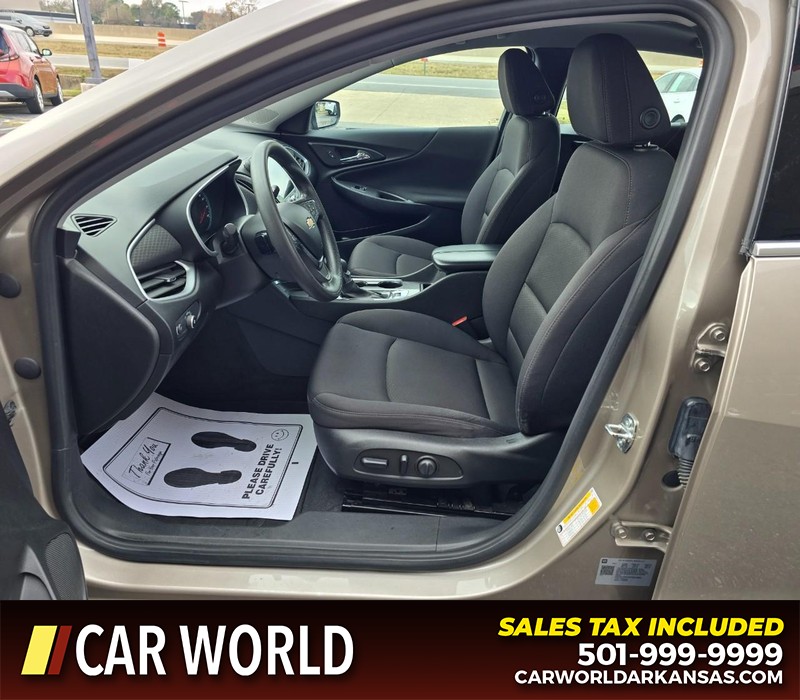 Chevrolet Malibu Vehicle Full-screen Gallery Image 8