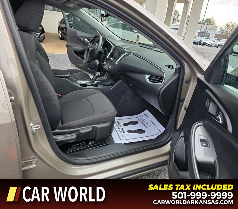 Chevrolet Malibu Vehicle Full-screen Gallery Image 11