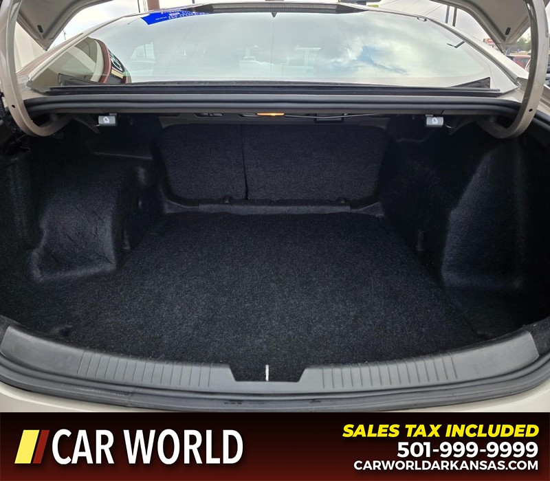 Chevrolet Malibu Vehicle Full-screen Gallery Image 13