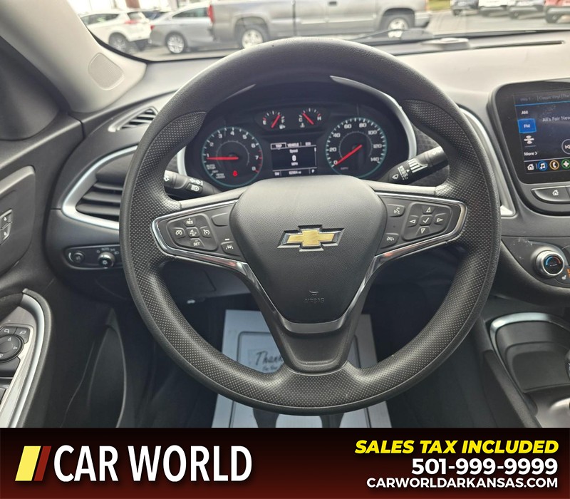 Chevrolet Malibu Vehicle Full-screen Gallery Image 15