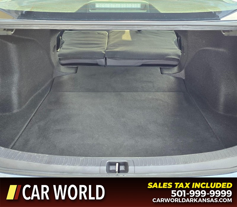 Toyota Corolla Vehicle Full-screen Gallery Image 14