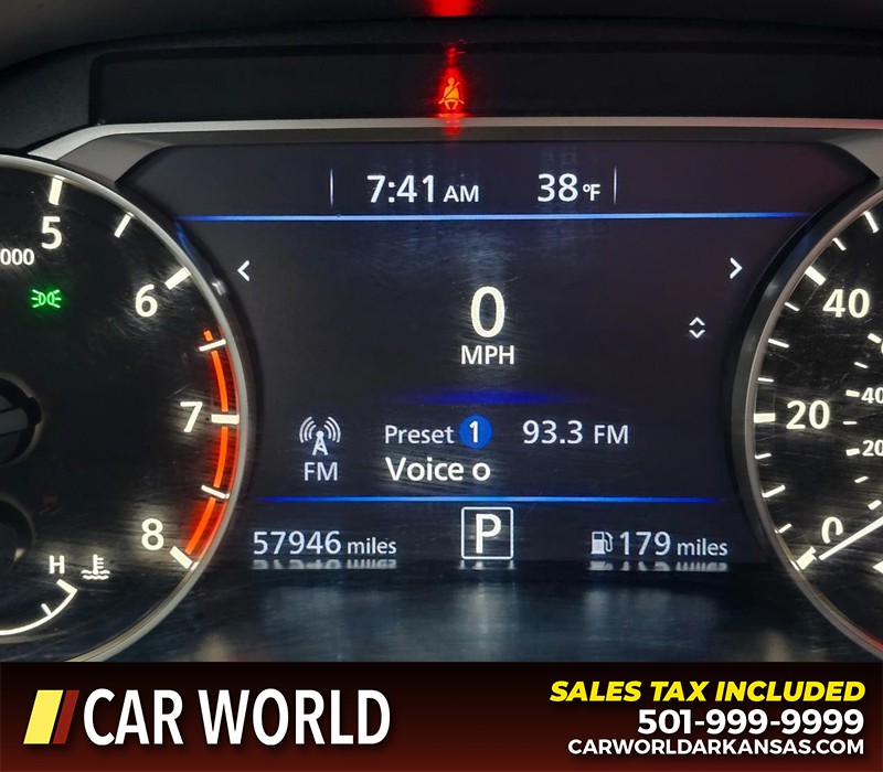 Nissan Altima Vehicle Full-screen Gallery Image 17