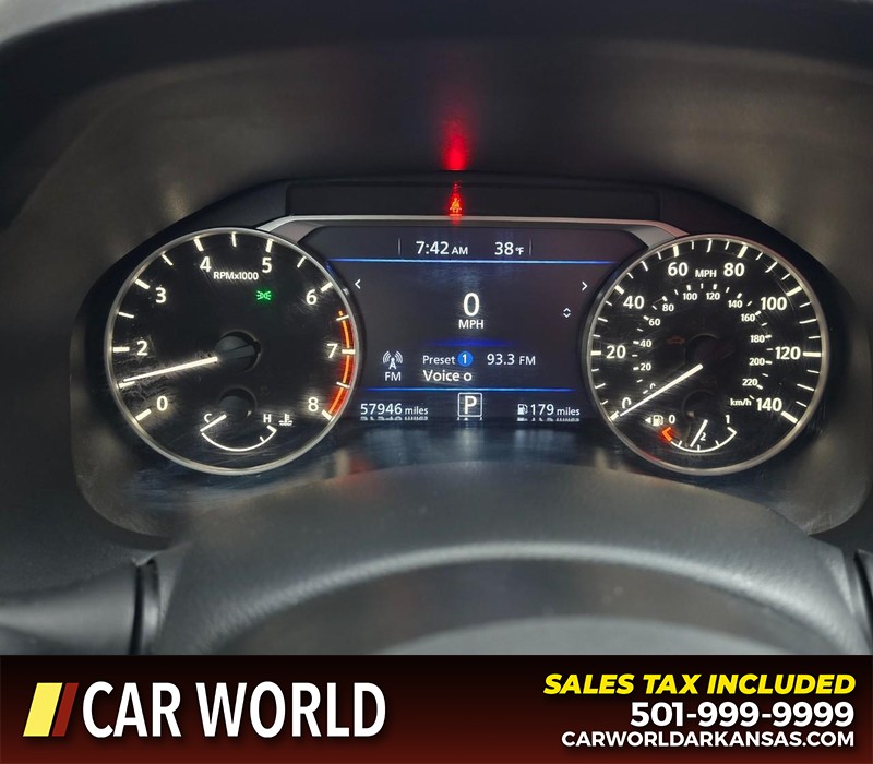 Nissan Altima Vehicle Full-screen Gallery Image 18