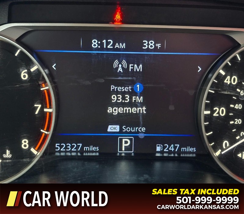 Nissan Altima Vehicle Full-screen Gallery Image 16