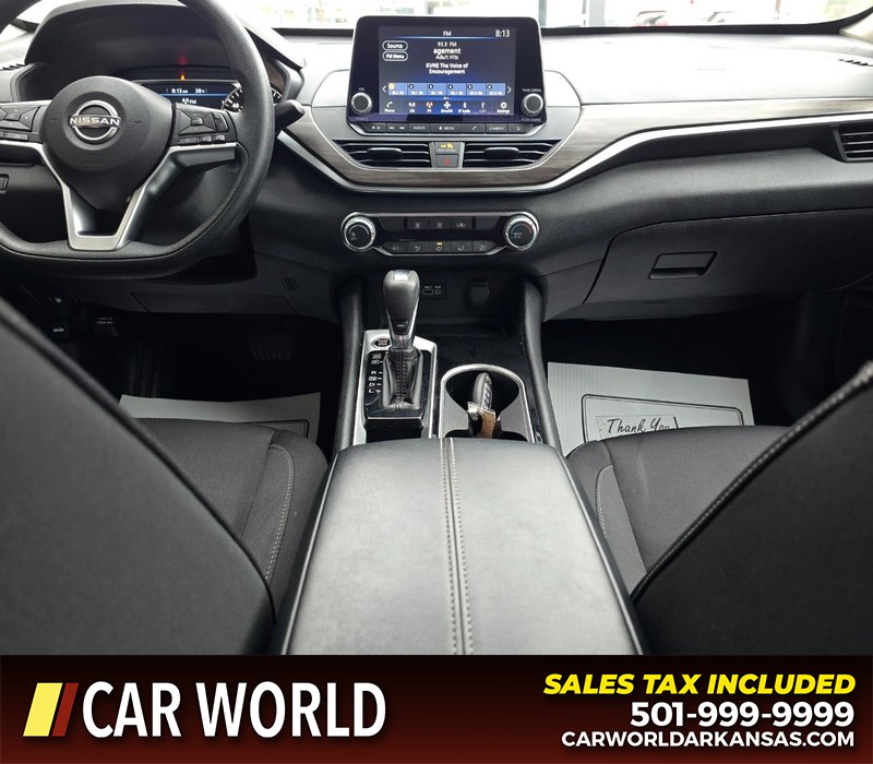 Nissan Altima Vehicle Full-screen Gallery Image 18
