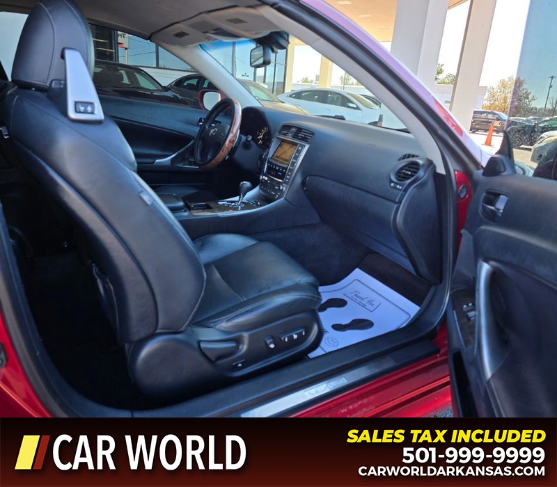 Lexus IS 250C Vehicle Full-screen Gallery Image 11